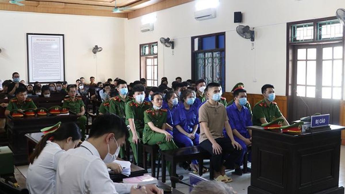 'Ông trùm' lừa đảo, rửa tiền Lê Bá Hải và 40 đồng phạm hầu tòa - Chuyên ...