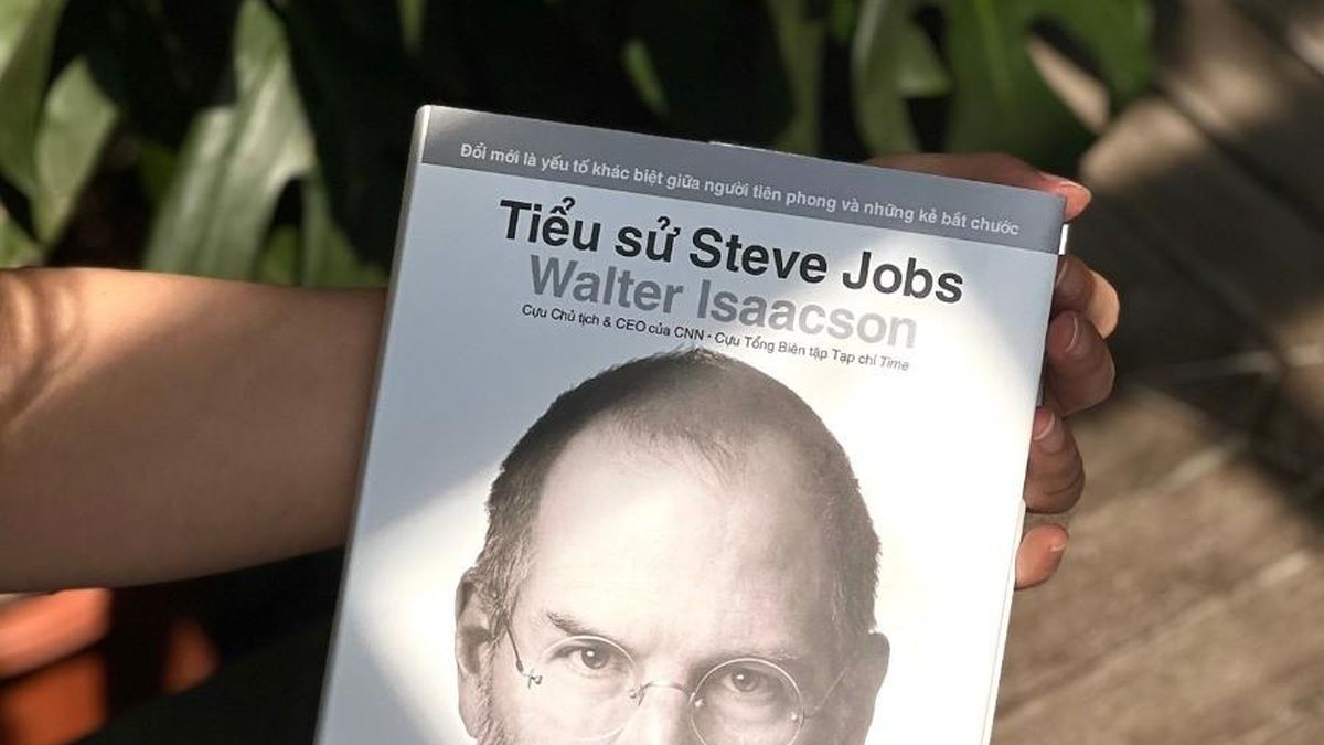 Tiểu sử Steve Jobs: Hành trình của một thiên tài kiêu hãnh - Tạp