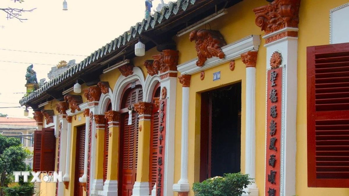 Khám phá kiến trúc độc đáo của Đình Bình Thủy hơn trăm năm tuổi ở Cần ...