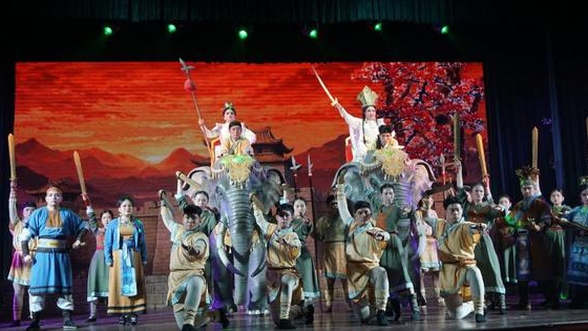 Sức trẻ của Đoàn Nghệ thuật Vàm Cỏ làm mới 'Tiếng trống Mê Linh' - Báo Người Lao Động