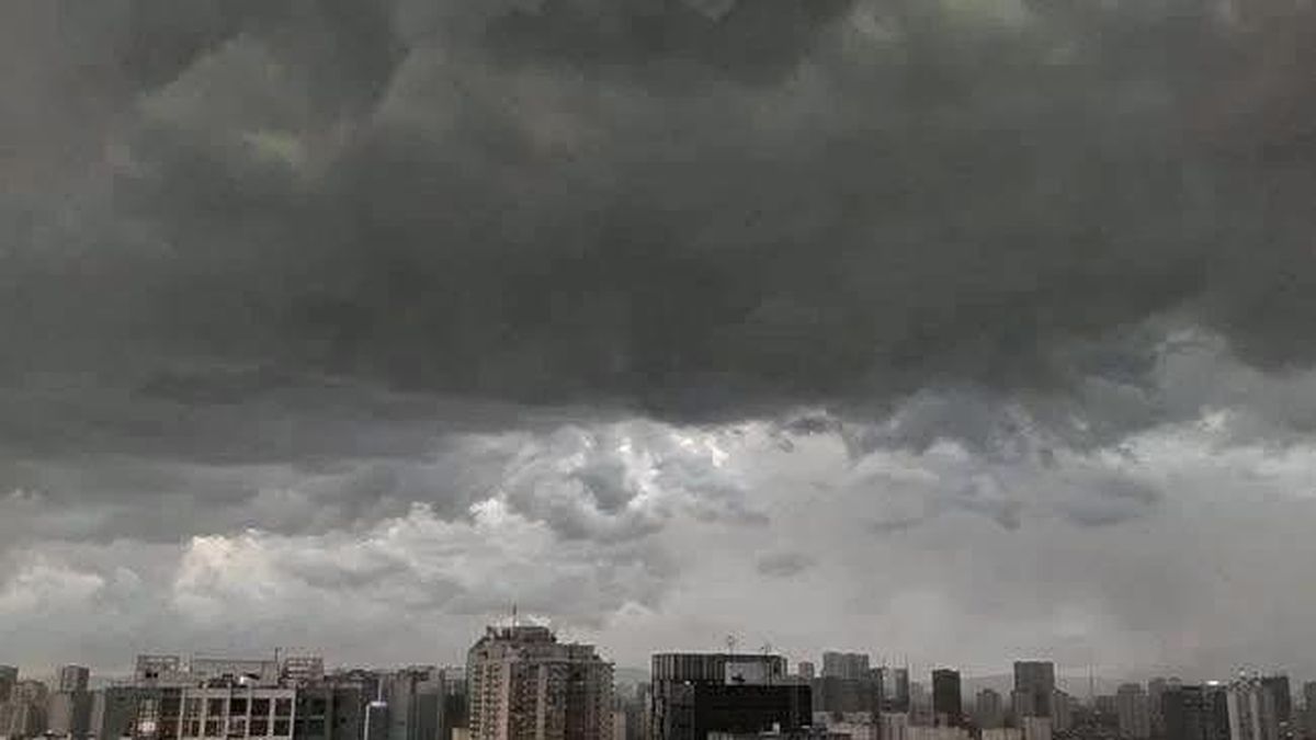 Hai người bị sét đánh trúng trong mưa dông - Chuyên trang An Ninh Thủ Đô - Báo Công an nhân dân