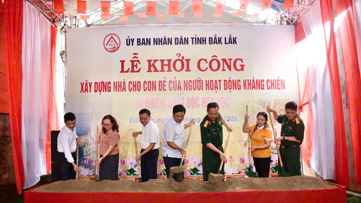 Đắk Lắk: Xây dựng 44 căn nhà cho con đẻ của người hoạt động kháng chiến bị nhiễm chất độc hóa học - Báo Quân Đội Nhân Dân