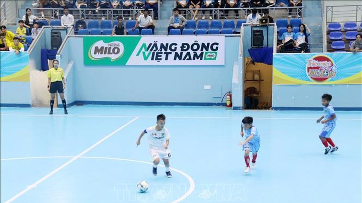 Khởi tranh Giải Bóng đá Nhi đồng toàn quốc: Sân chơi của những tài năng nhí - Báo Tin Tức TTXVN
