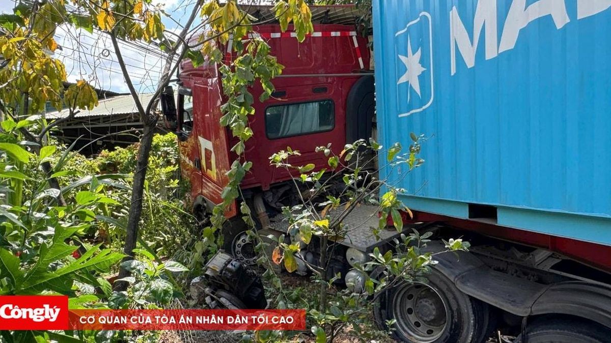 Xe đầu kéo tông máy cày trên Quốc lộ 14, nhiều người tử vong - Báo Công Lý
