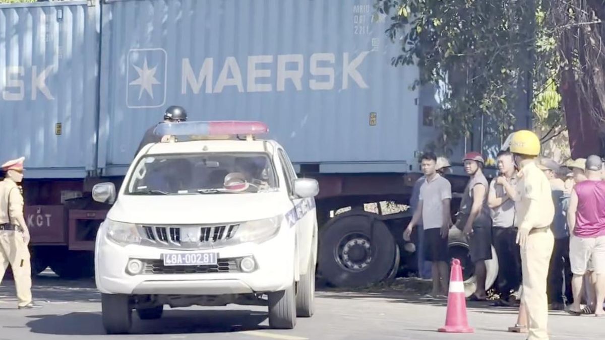 Thông tin mới nhất vụ xe đầu kéo tông xe công nông trên đường Hồ Chí Minh - Báo Xây Dựng
