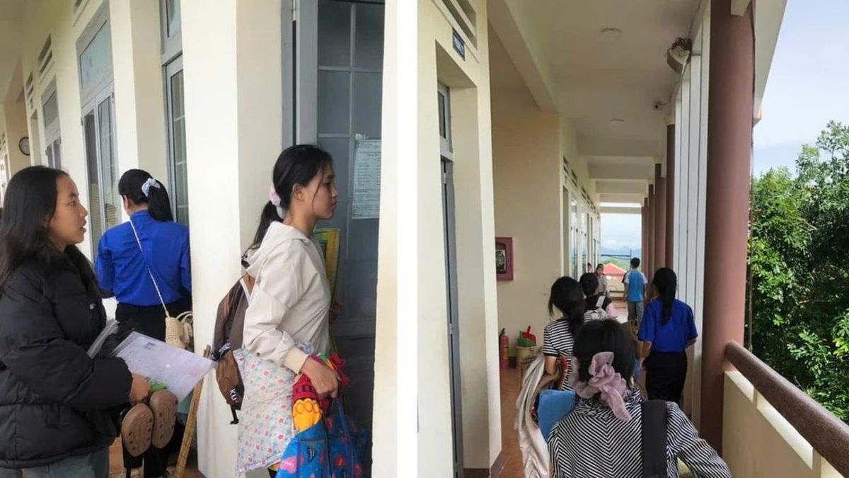 Hỗ trợ ăn ở miễn phí, tiếp sức sĩ tử Đắk Lắk vượt khó đi thi - Báo Giáo Dục & Thời Đại
