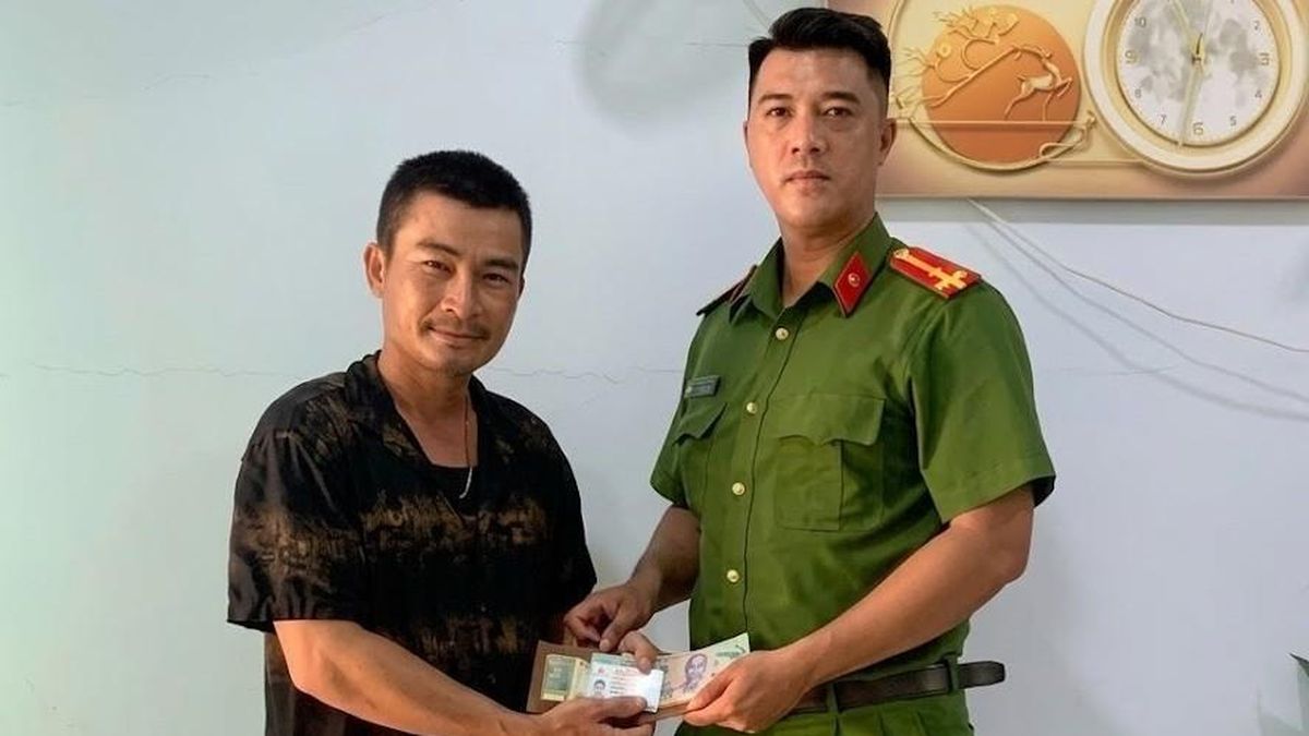 Nhặt được của rơi trả người đánh mất - Chuyên trang Công an Đà Nẵng - Báo Công an Nhân dân