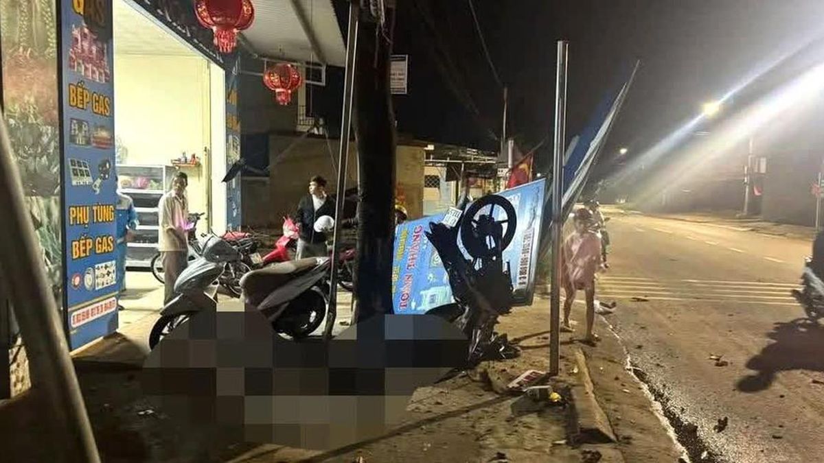 Đắk Lắk: Hai thanh niên thương vong sau cú tông vào gốc cây bên đường - Báo Xây Dựng