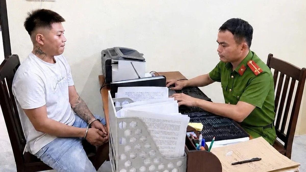 Công an xã Ia Lâu vận động đối tượng truy nã ra đầu thú - Báo Gia Lai