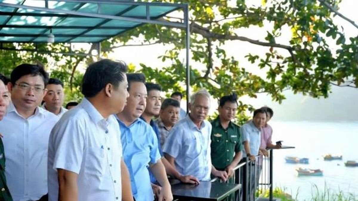 Bí thư Tỉnh ủy Lương Nguyễn Minh Triết kiểm tra thực tế các khu vực nuôi trồng thủy sản - Nông nghiệp Hữu cơ Việt Nam