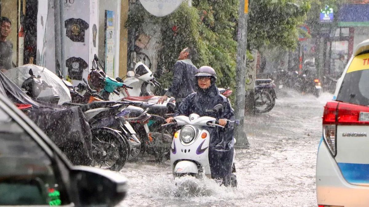 Nguyên nhân gây mưa dông ở TPHCM và Nam bộ - Báo Sài Gòn Giải Phóng