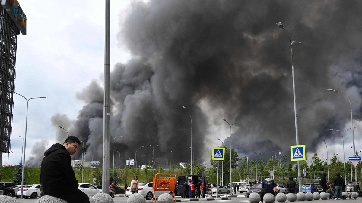 Chiến sự Nga - Ukraine 19 - 6 : Moscow rung chuyển do đòn tập kích lớn nhất 2 năm từ Ukraine ; Ông Lavrov cảnh báo xung đột trực tiếp Nga - NATO có thể dẫn đến chiến tranh hạt nhân