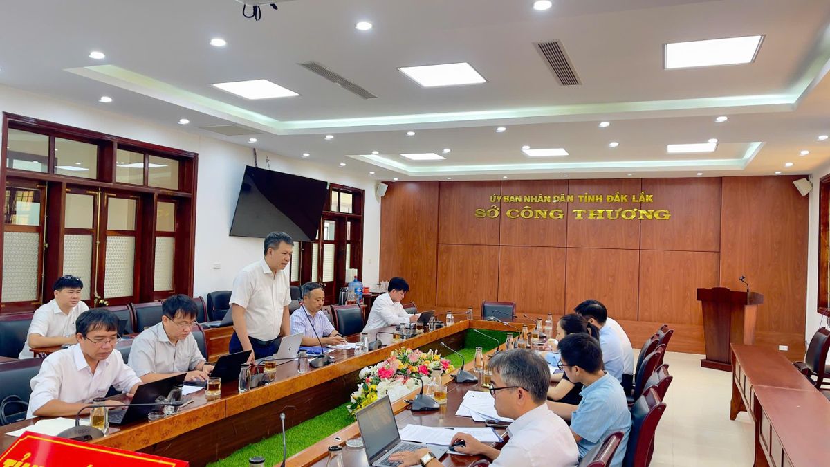 EVNCPC làm việc với Sở Công Thương tỉnh Đắk Lắk: Tối ưu quy hoạch nguồn điện, vận hành an toàn lưới điện - Báo Pháp Luật TP.HCM