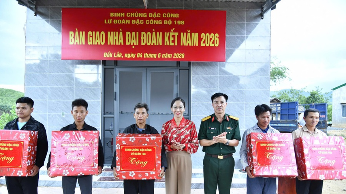 Mái ấm thắm tình quân dân ở bản người Mông - Báo Quân Đội Nhân Dân