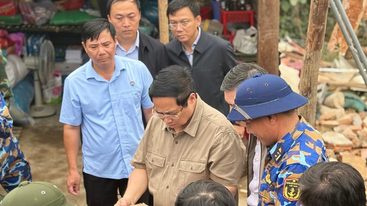 Nhà báo Nguyễn Tường Quân, PV TTXVN tại Đắk Lắk: Qua trận lũ, tôi càng thêm gắn bó với địa bàn - Báo Thể Thao & Văn Hóa - Thông tấn xã Việt Nam
