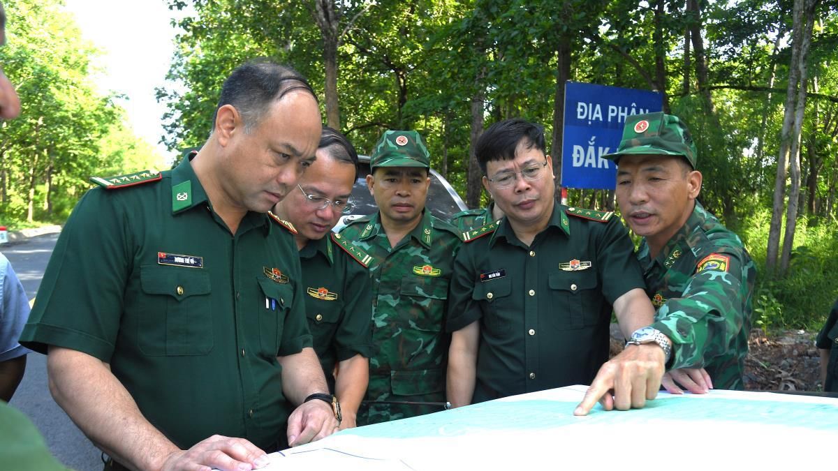 Kiểm tra, khảo sát xây dựng kè sông, suối biên giới tại tỉnh Đắk Lắk - Báo Biên phòng