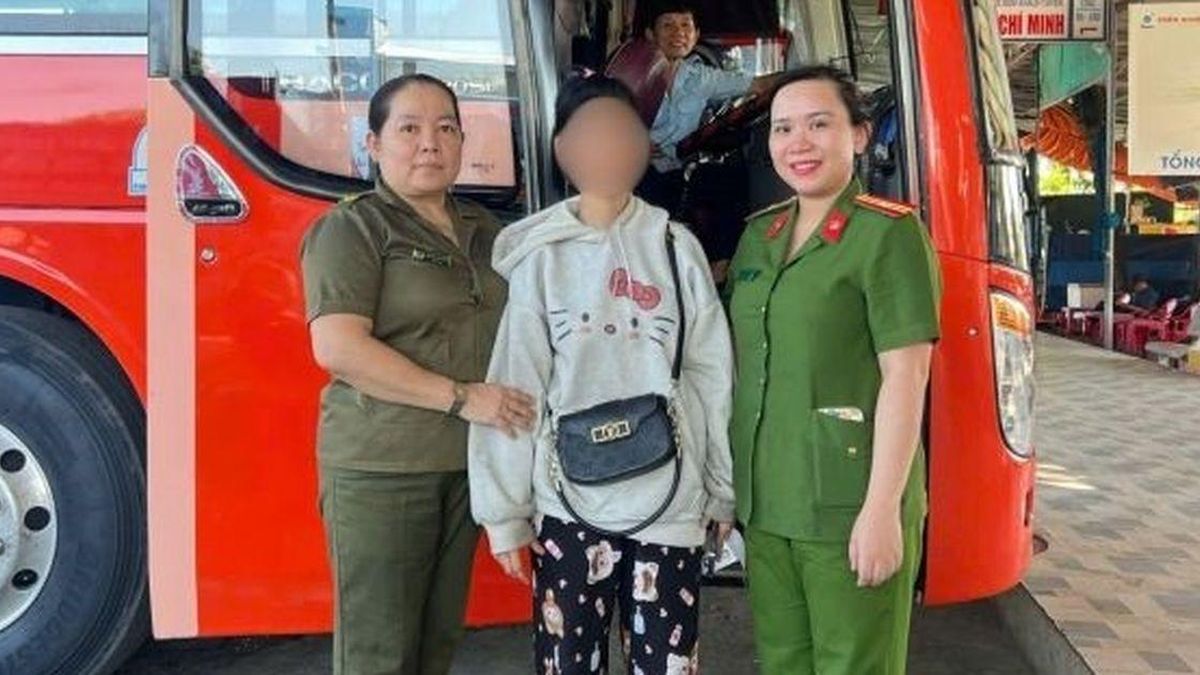 Bé gái khuyết tật đi lạc từ An Giang đến Quảng Ngãi: Hành trình trở về nhà không ngờ