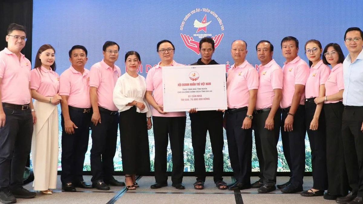 Hành trình tri ân, thắp sáng niềm tin hỗ trợ xây dựng nhiều nhà tình nghĩa - Báo Tiền Phong