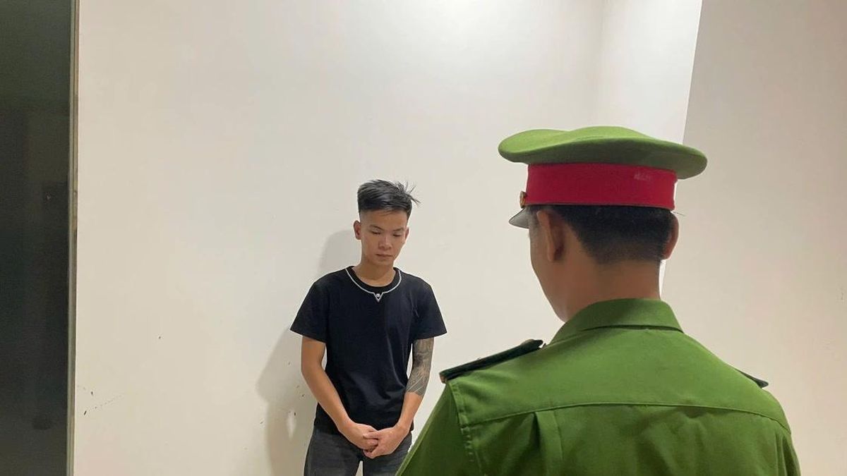 Bị chặn xe lúc rạng sáng, thanh niên rút dao đâm 2 người nguy kịch - Báo Giáo Dục & Thời Đại