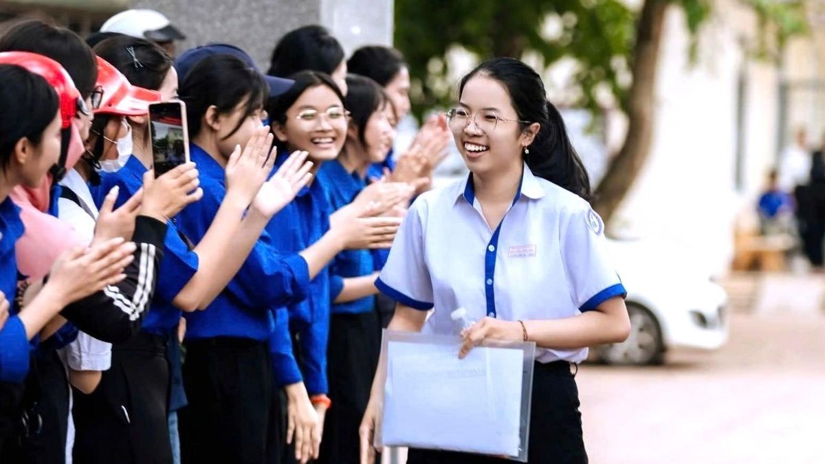 Nữ thủ khoa khối B00 duy nhất ở Đắk Lắk đạt 3 điểm 10, mơ thành bác sĩ - Báo VietnamNet