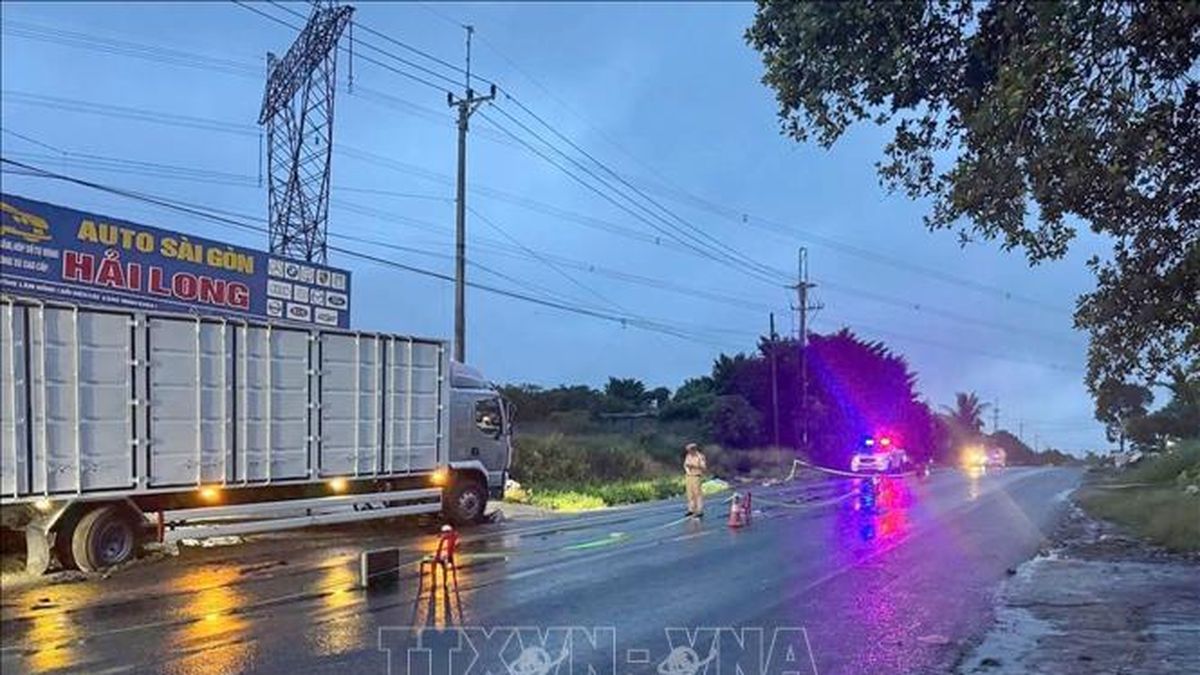 Tai nạn giao thông trên đường Hồ Chí Minh khiến ba người thương vong - Báo Tin Tức TTXVN