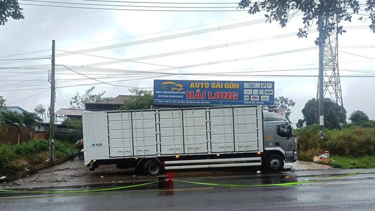 Lâm Đồng: Xe tải lấn làn trên đường Hồ Chí Minh, một người tử vong, hai người bị thương - Báo Xây Dựng