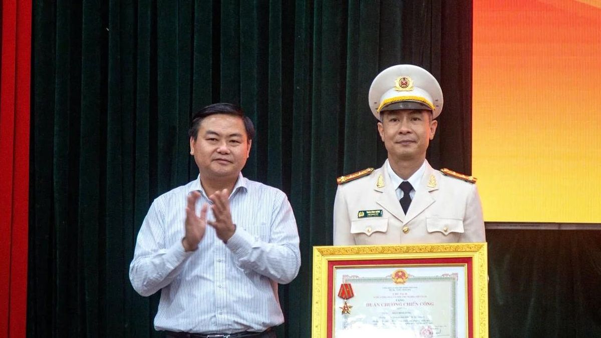 Phó Giám đốc Công an tỉnh Đắk Lắk được trao tặng Huân chương Chiến công - Báo Tiền Phong