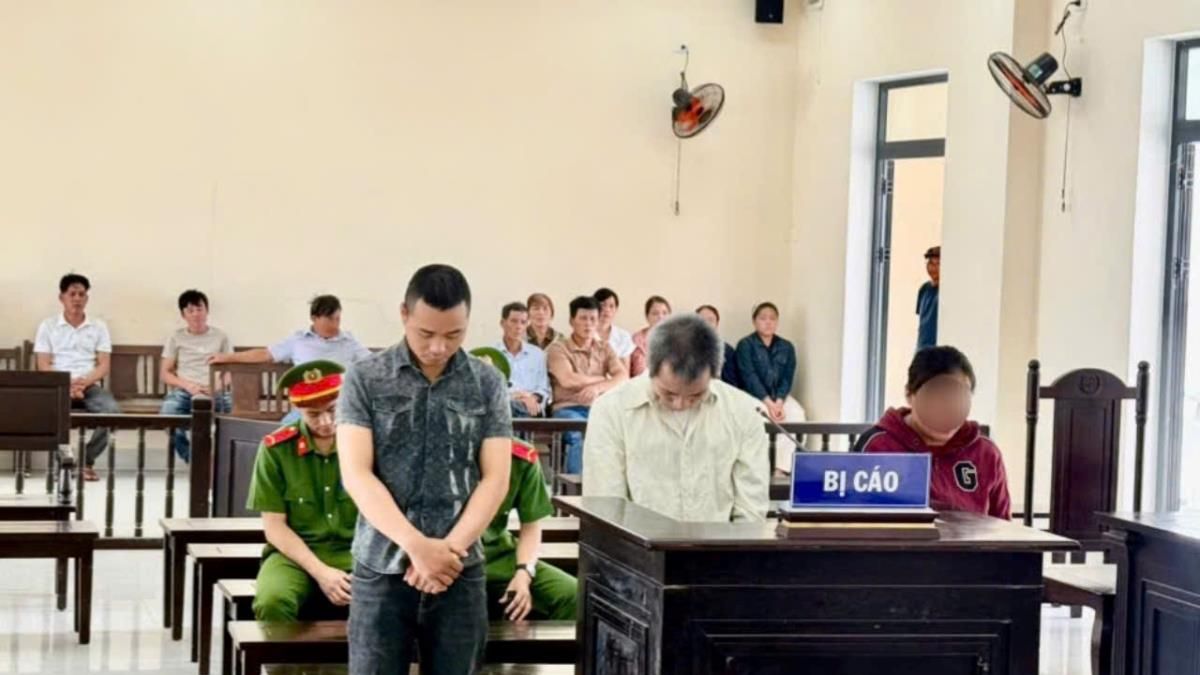 Đạo chích lẫn gian thương cùng lãnh án