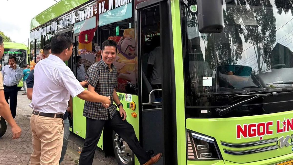 Đắk Lắk khai trương tuyến xe buýt điện đầu tiên - Báo Xây Dựng