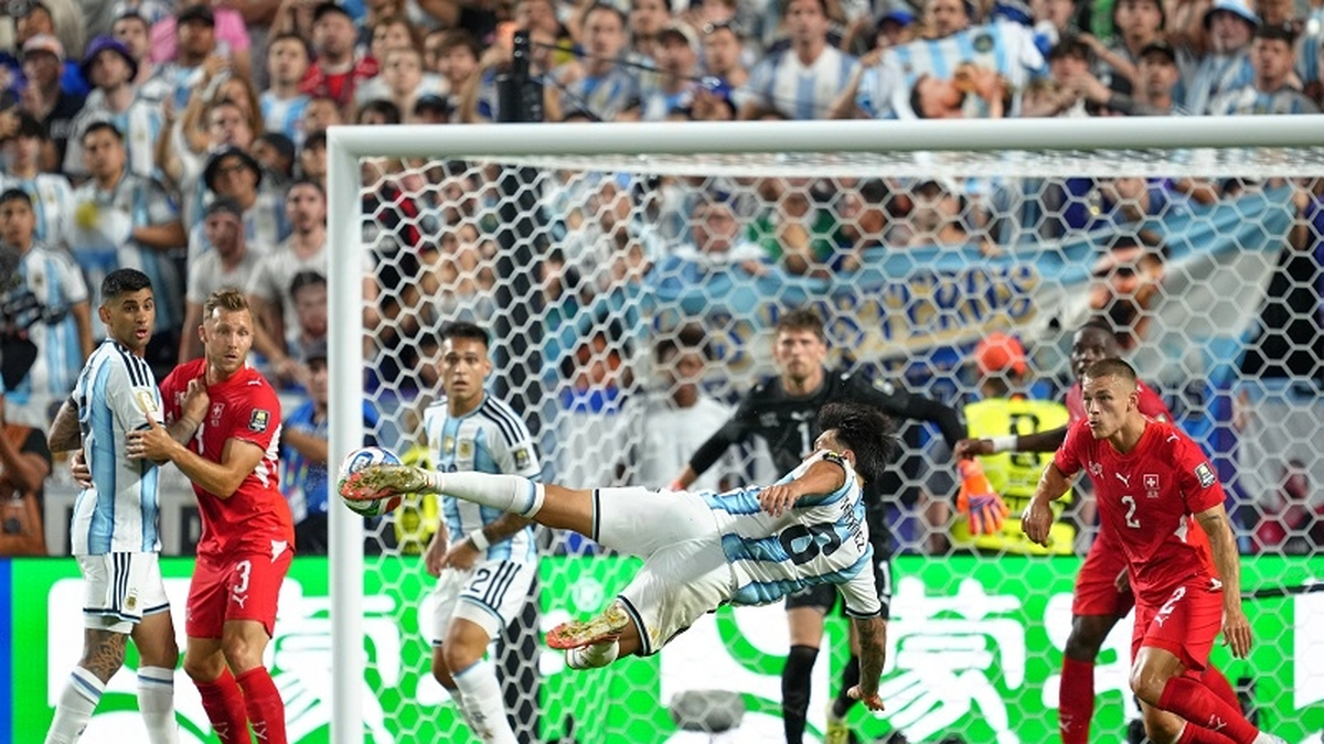 Argentina - Thụy Sĩ: Messi chưa xong việc — photo: baomoi.com