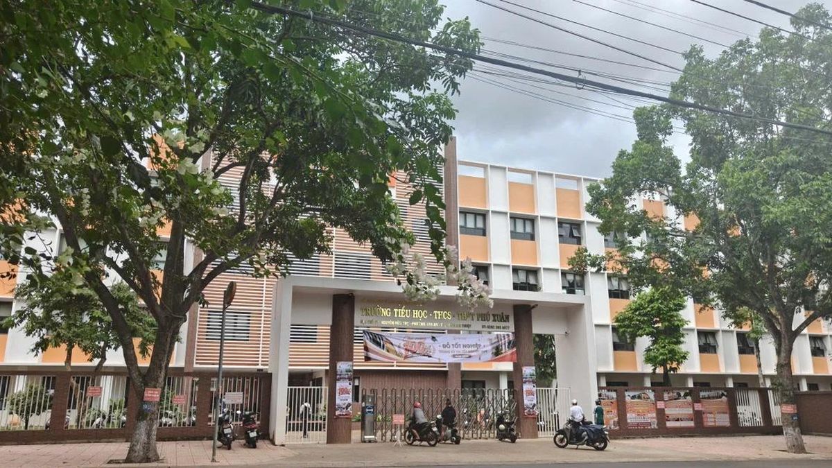 Vì sao nhiều học sinh Đắk Lắk rút hồ sơ tuyển sinh lớp 10 khỏi trường tư thục? - Báo Giáo Dục & Thời Đại