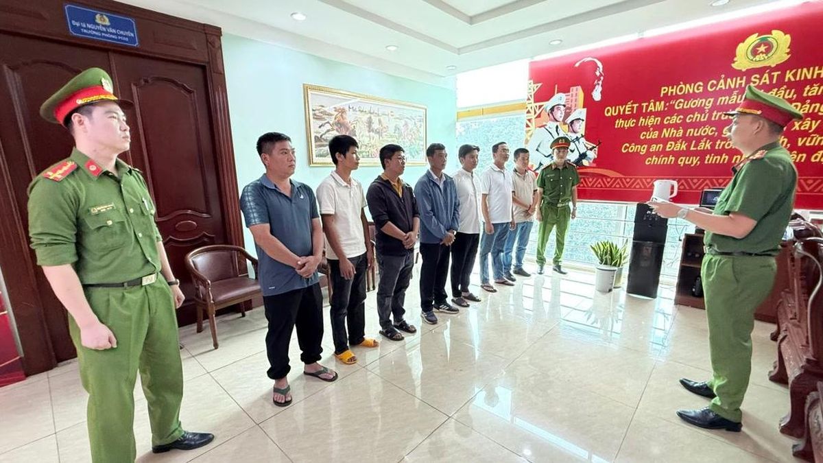 Nhận hơn 200 triệu đồng để cấp khống giấy kiểm dịch - Báo Tiền Phong