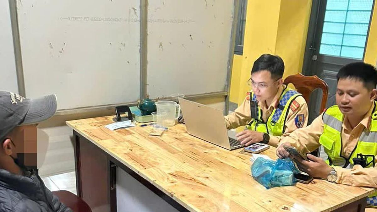 CSGT Đắk Lắk liên tiếp phát hiện người điều khiển xe máy dương tính với ma túy - Báo Xây Dựng