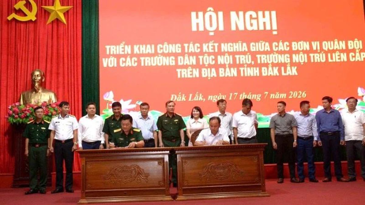 Các đơn vị quân đội kết nghĩa với các trường dân tộc nội trú, trường nội trú liên cấp trên địa bàn tỉnh Đắk Lắk - Báo Nhân Dân