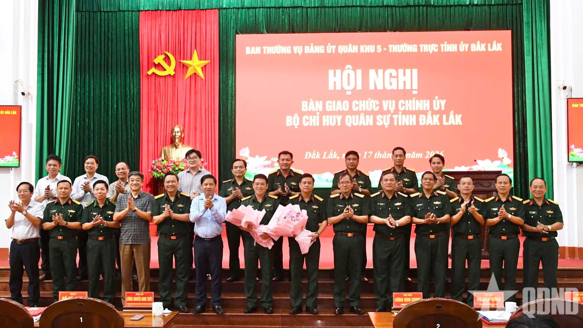 Đại tá Võ Văn Tuấn giữ chức Chính ủy Bộ CHQS tỉnh Đắk Lắk - Báo Quân Đội Nhân Dân