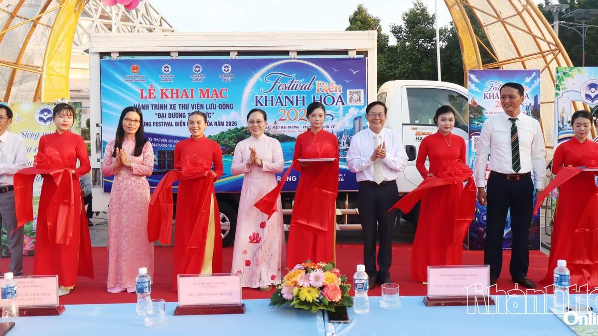 Khai mạc Hành trình xe thư viện lưu động 'Đại dương tri thức' - Báo Khánh Hòa