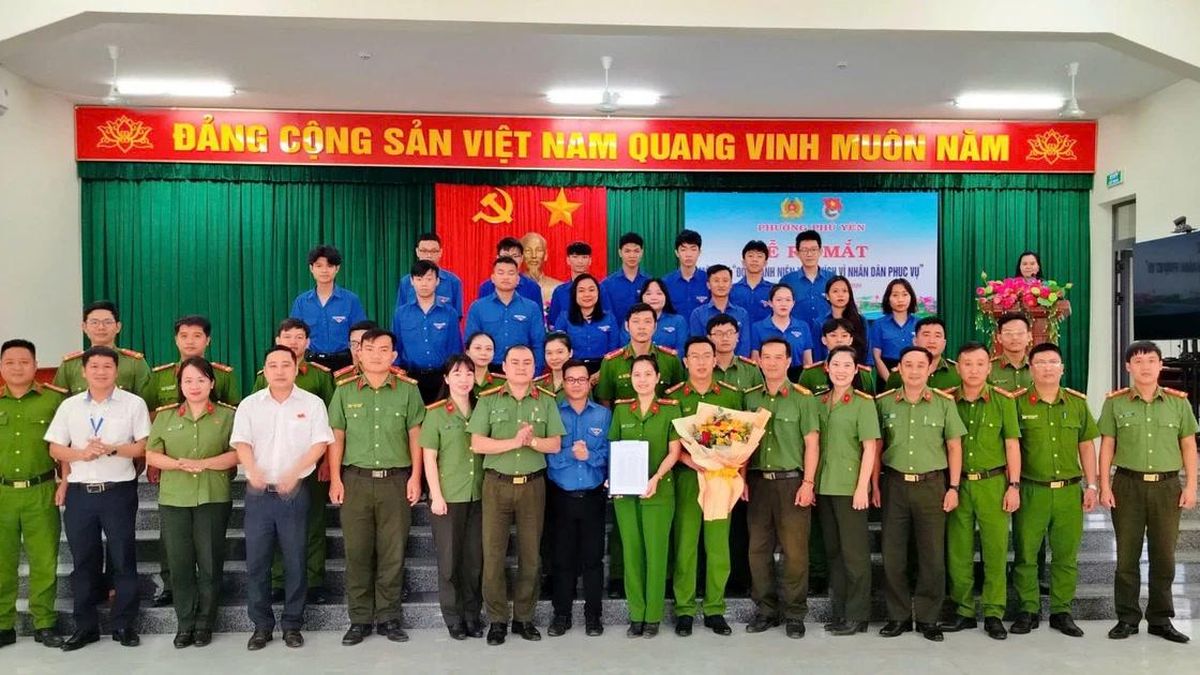 Công an phường Phú Yên ra mắt 'Đội Thanh niên xung kích vì nhân dân phục vụ' - Báo Công An Nhân Dân