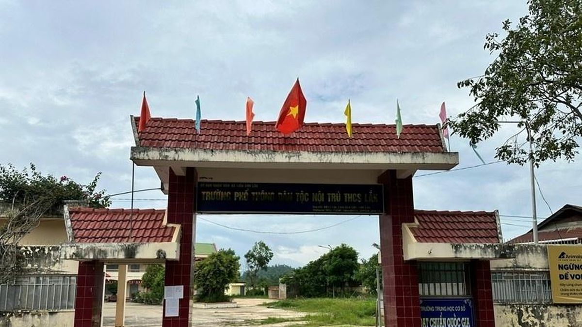 Nguyên hiệu trưởng bị kiện vì chiếm gần 500 m2 đất trường - Tạp chí Tri thức