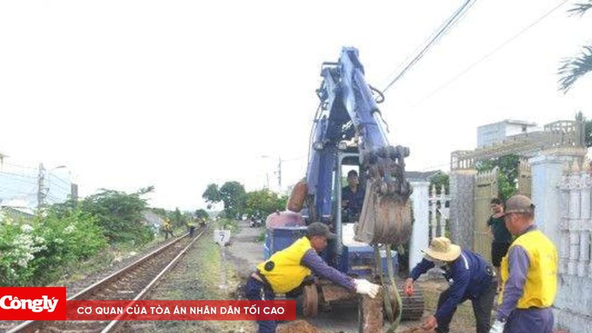 Đắk Lắk rào đóng lối đi tự mở qua đường sắt - Báo Công Lý