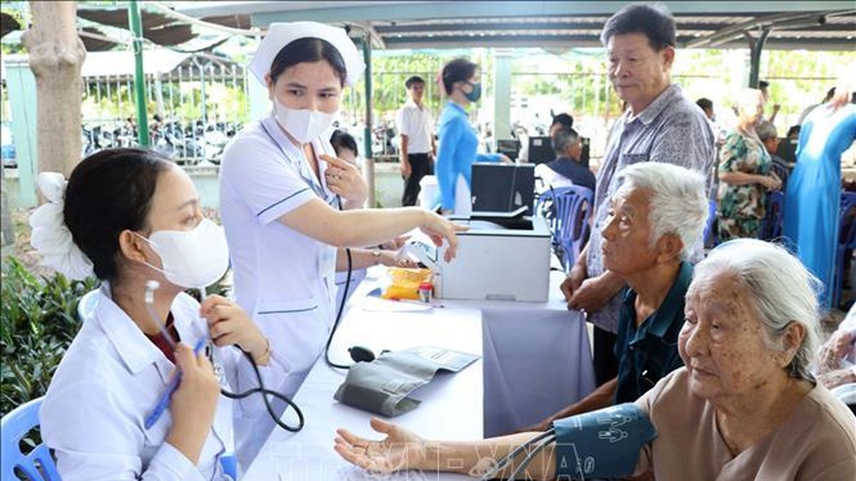 Khám sức khỏe và sàng lọc miễn phí cho người dân tại Ninh Thuận