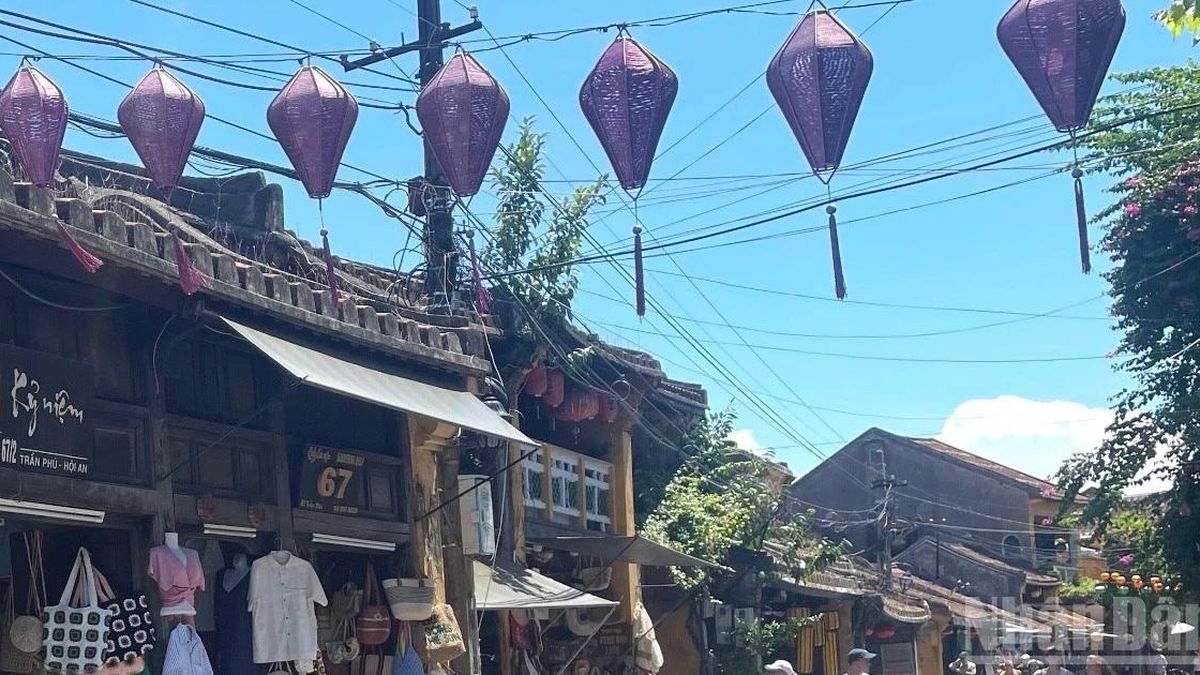 Cảnh báo nắng nóng ở khu vực Trung Bộ - Báo Nhân Dân
