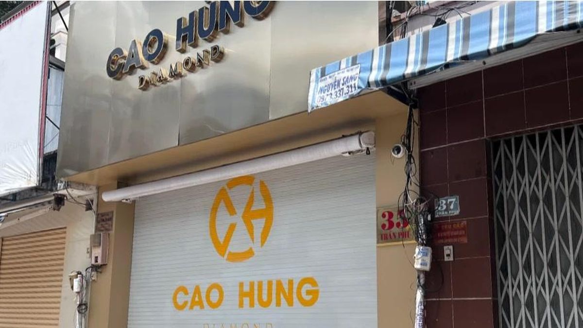 dong-cua-hang-loat-nhieu-tiem-kim-cuong-tai-tphcm-bat-on