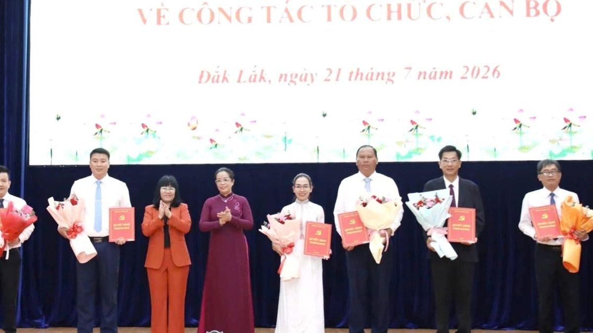 Đắk Lắk điều động, luân chuyển, bổ nhiệm nhiều cán bộ lãnh đạo - Báo Tiền Phong