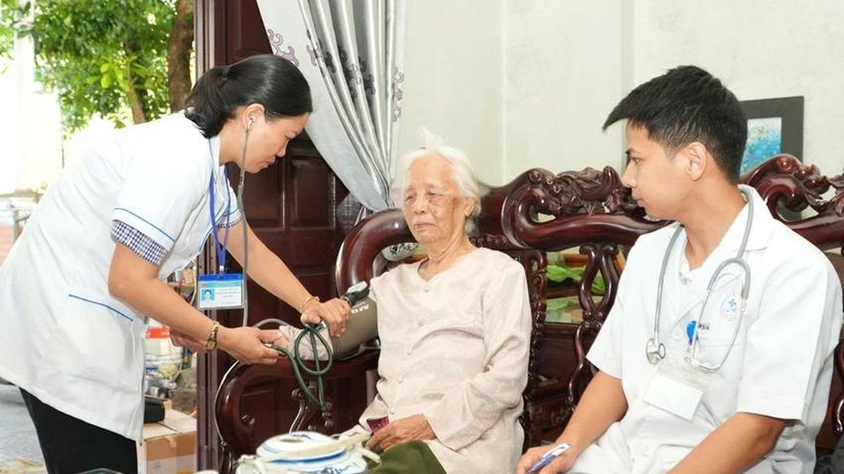Phú Lộc: Khám bệnh và cấp thuốc miễn phí cho người có công