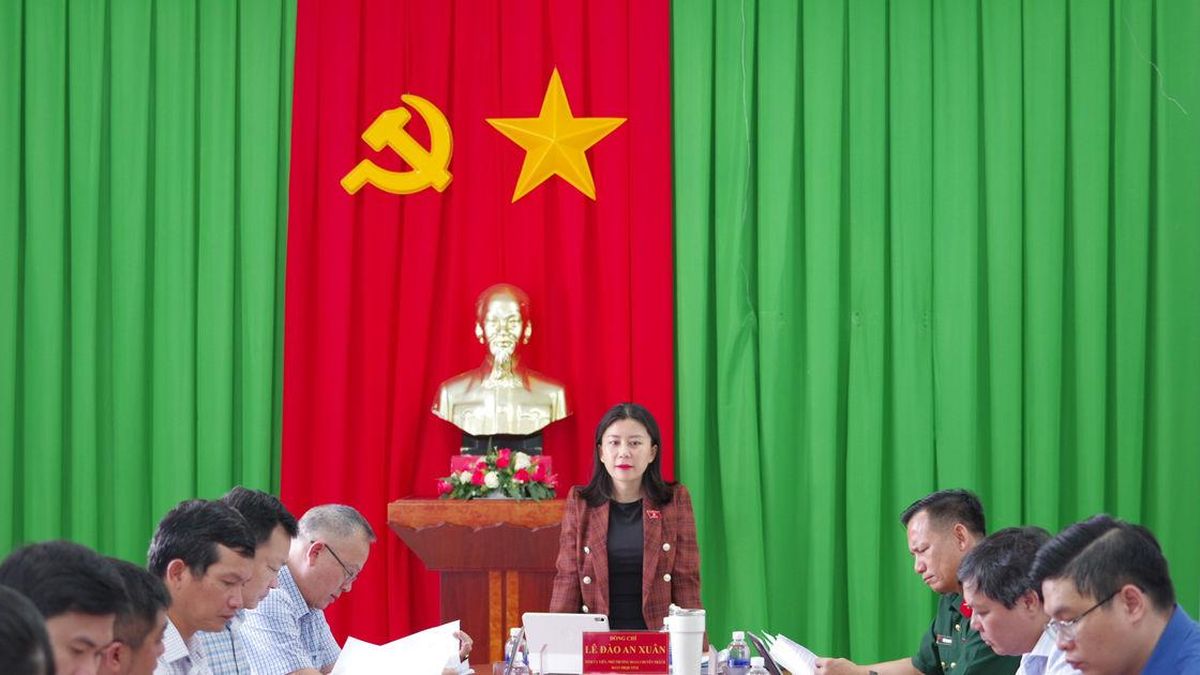 Đoàn ĐBQH tỉnh Đắk Lắk khảo sát việc thực hiện Luật Đất đai tại phường Tân An - Đại Biểu Nhân Dân