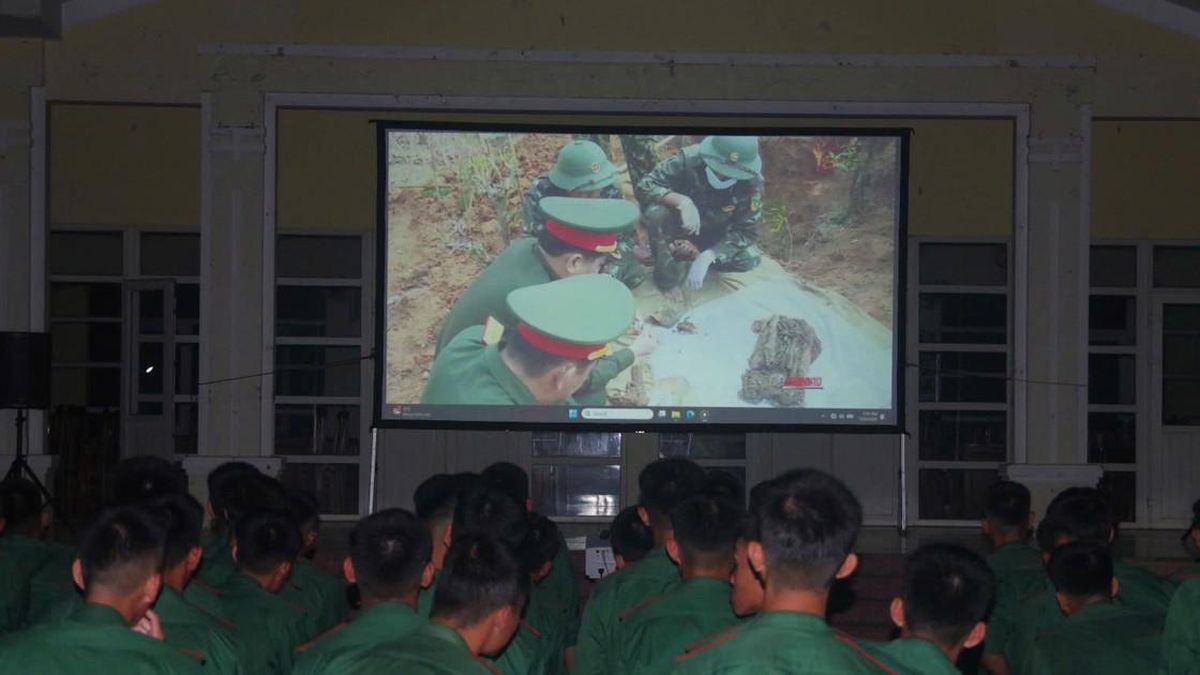 Đắk Lắk: Chiếu phim lưu động phục vụ cán bộ, chiến sĩ và nhân dân dịp 27/7 - Đại Biểu Nhân Dân
