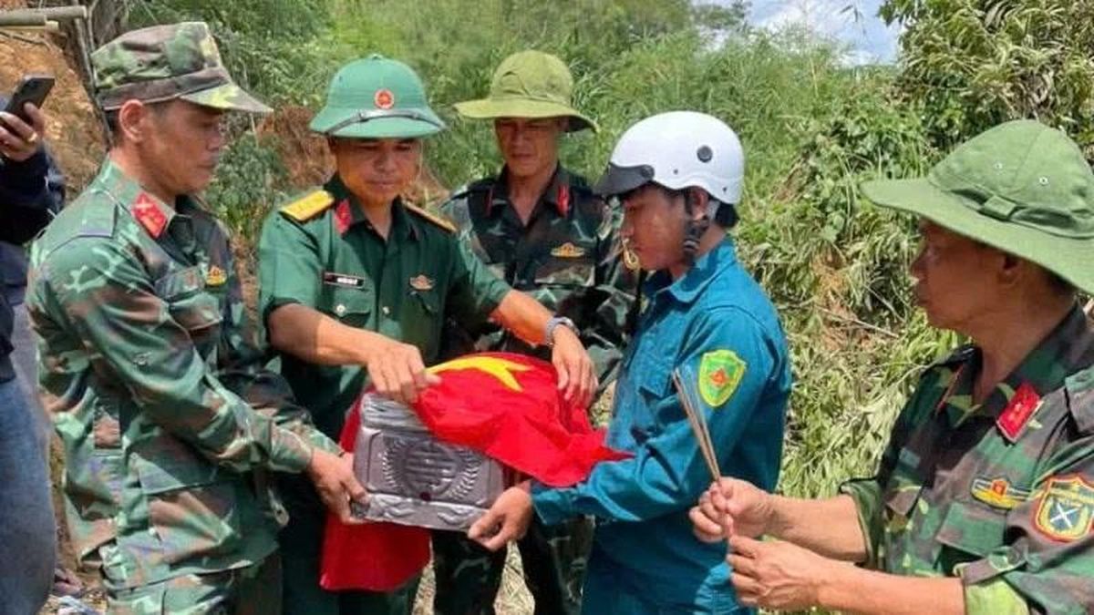 Đội K51 Bộ Chỉ huy quân sự tỉnh Đắk Lắk quy tập được thêm 1 hài cốt liệt sĩ - Báo Nhân Dân