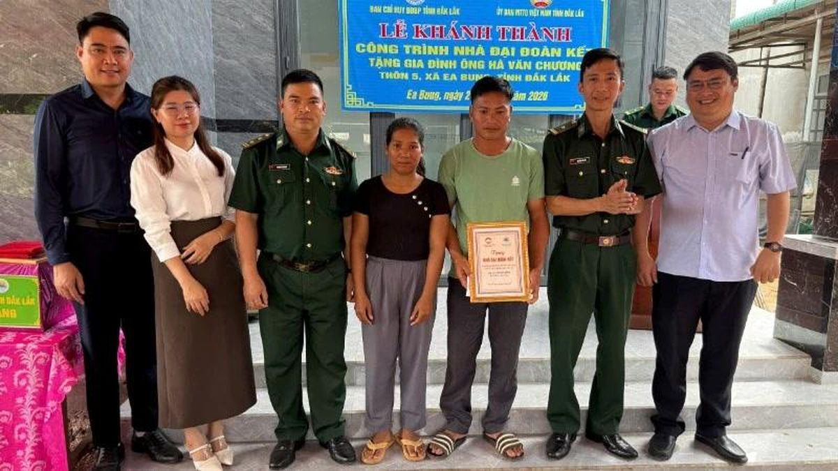 Khánh thành 'Nhà đại đoàn kết' tặng hộ gia đình khó khăn ở xã biên giới tỉnh Đắk Lắk - Báo Nhân Dân