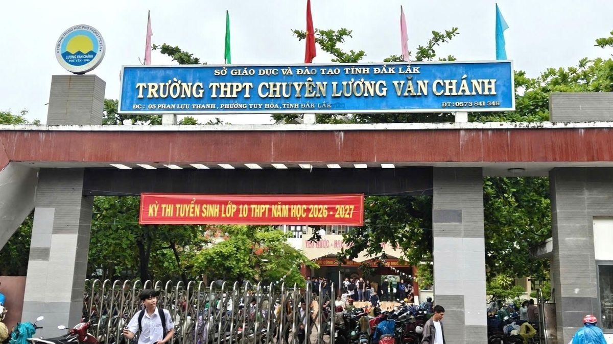Hiệu trưởng lý giải thí sinh 3 điểm/môn đỗ lớp 10 Trường THPT Chuyên Lương Văn Chánh - Báo VietnamNet