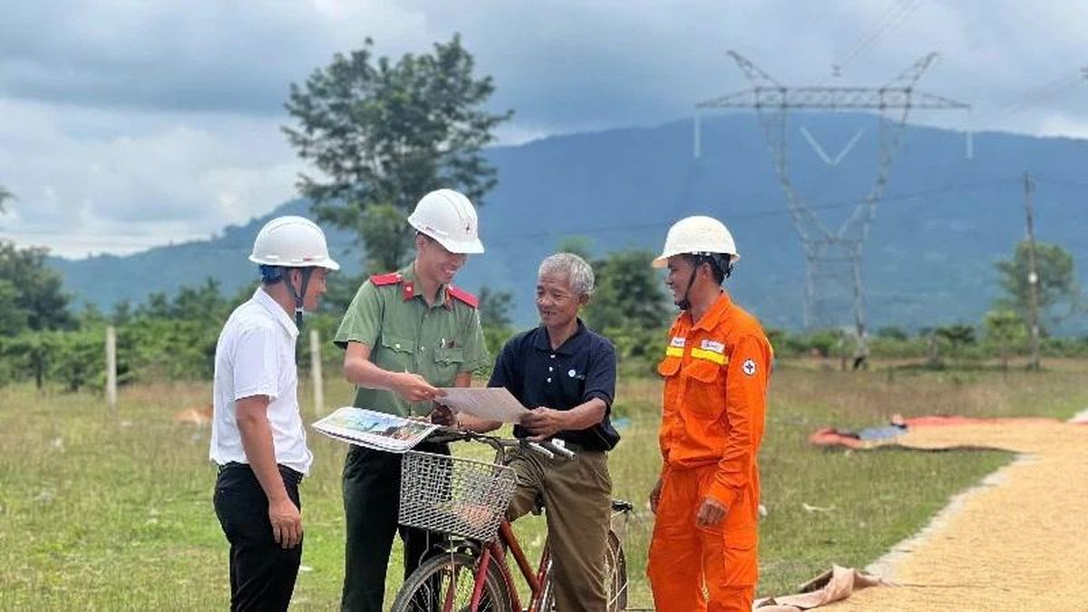 Chính quyền hai cấp: Nâng cao hiệu quả phối hợp bảo vệ an toàn lưới truyền tải điện - Báo Nhân Dân